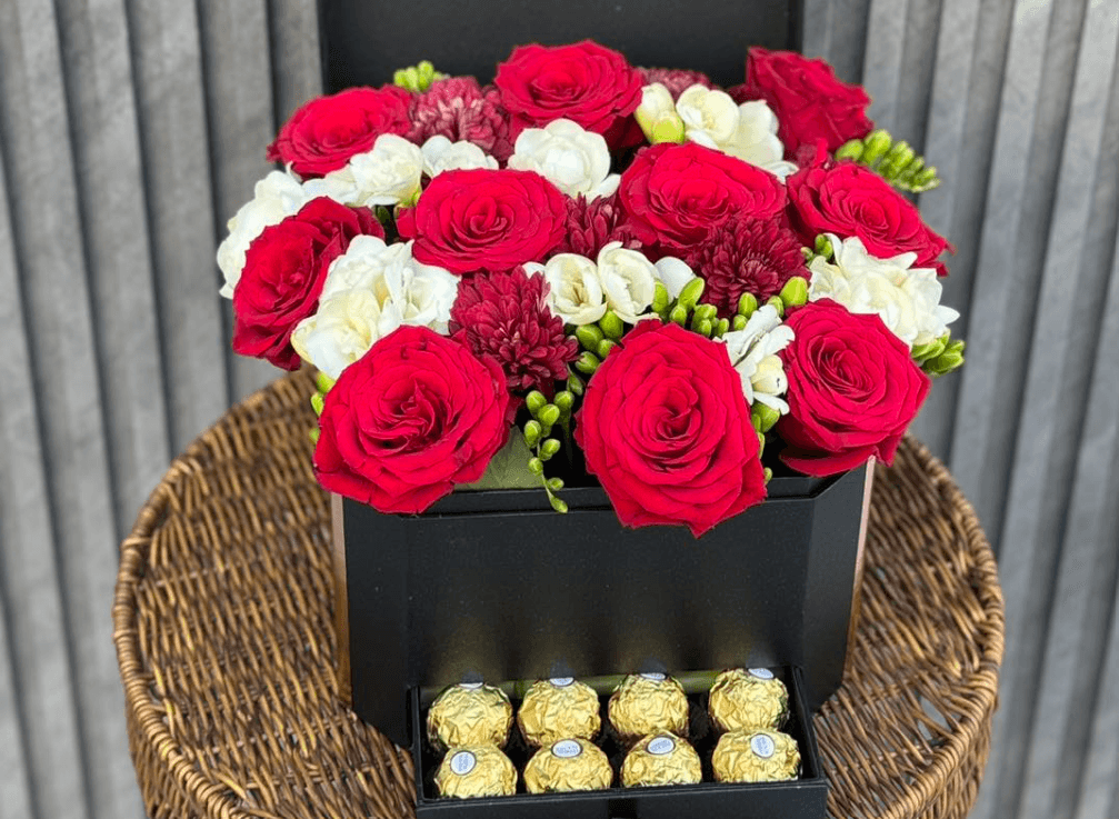 Romantic Fresh Flower Bouquets for Anniversaries in Amman
